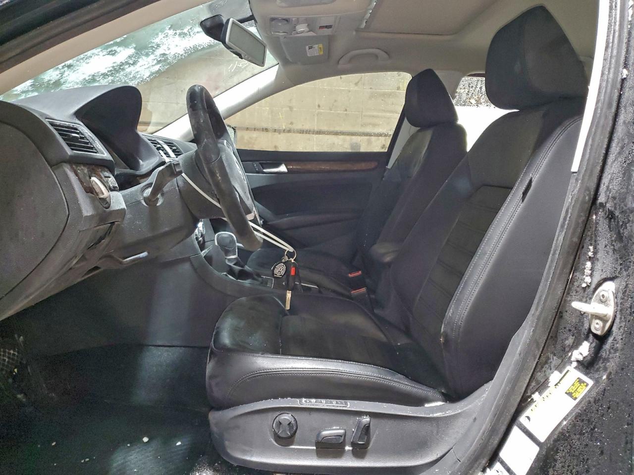 2015 VOLKSWAGEN PASSAT SEL photo 7