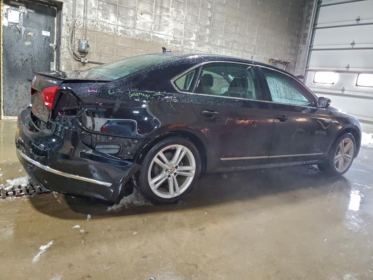 2015 VOLKSWAGEN PASSAT SEL photo 3