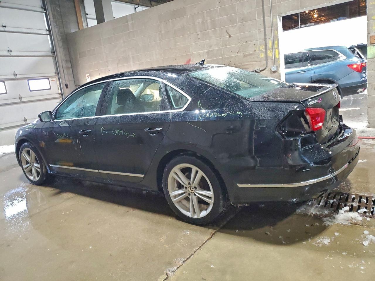 2015 VOLKSWAGEN PASSAT SEL photo 2