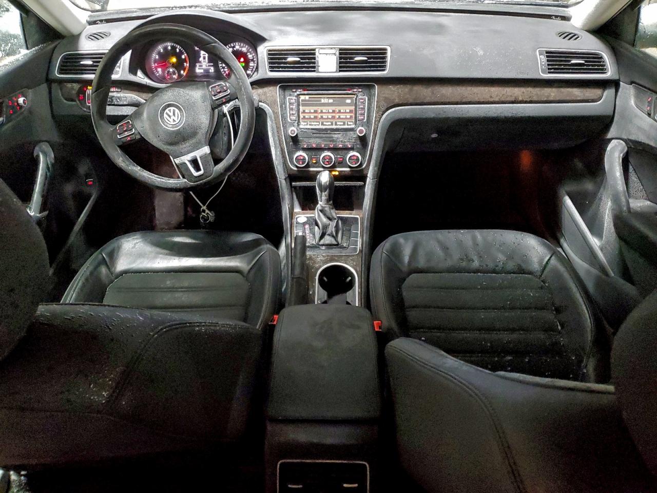 2015 VOLKSWAGEN PASSAT SEL photo 8