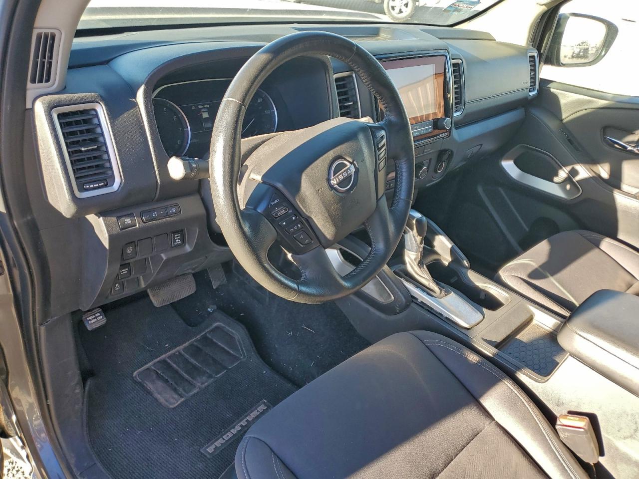 2024 NISSAN FRONTIER S photo 8