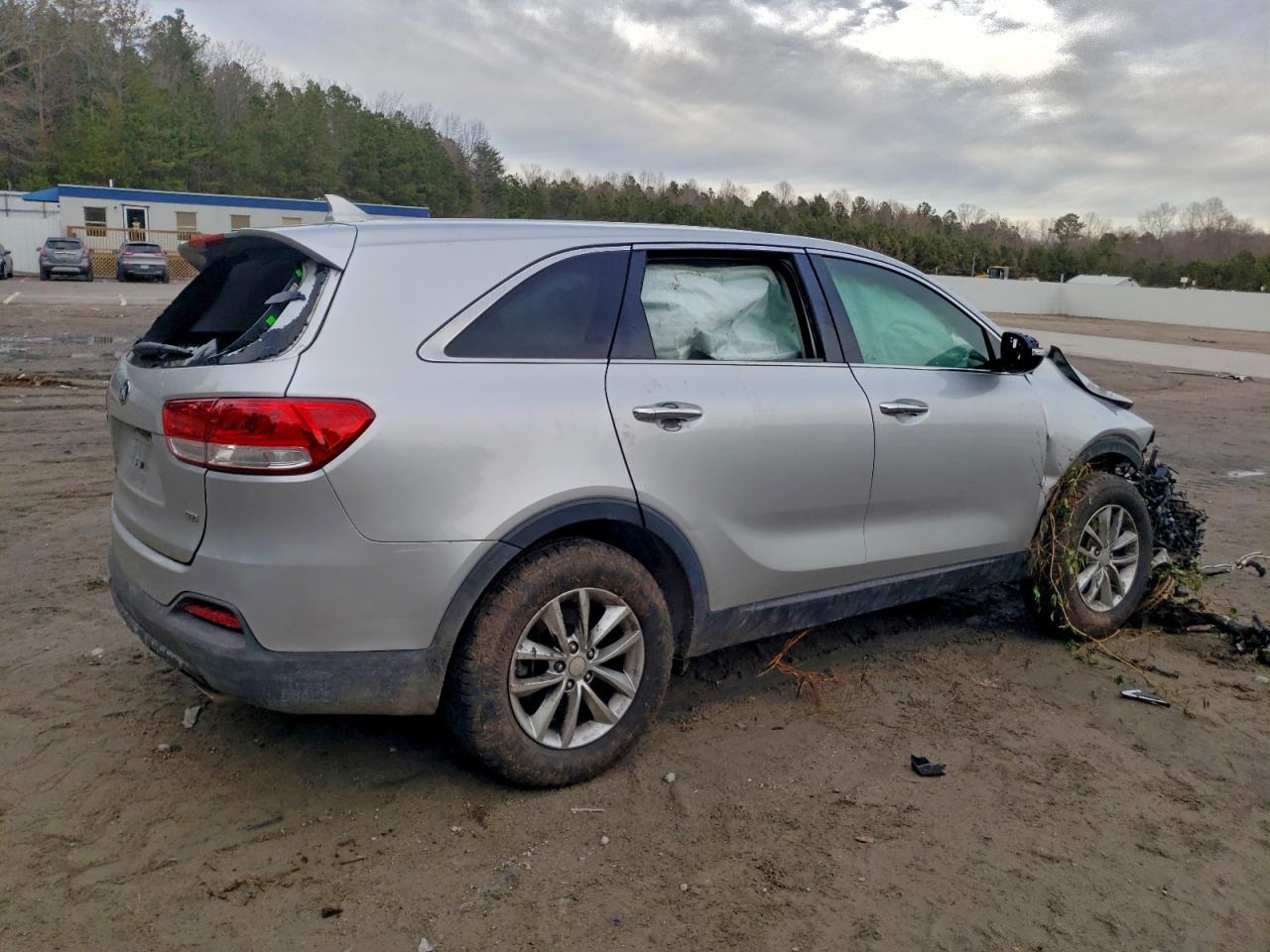 2016 KIA SORENTO LX photo 3