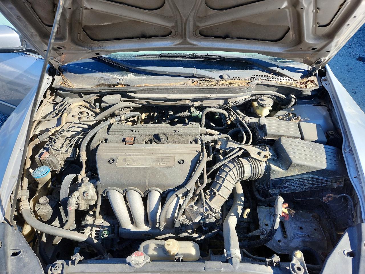 2004 HONDA ACCORD LX photo 11