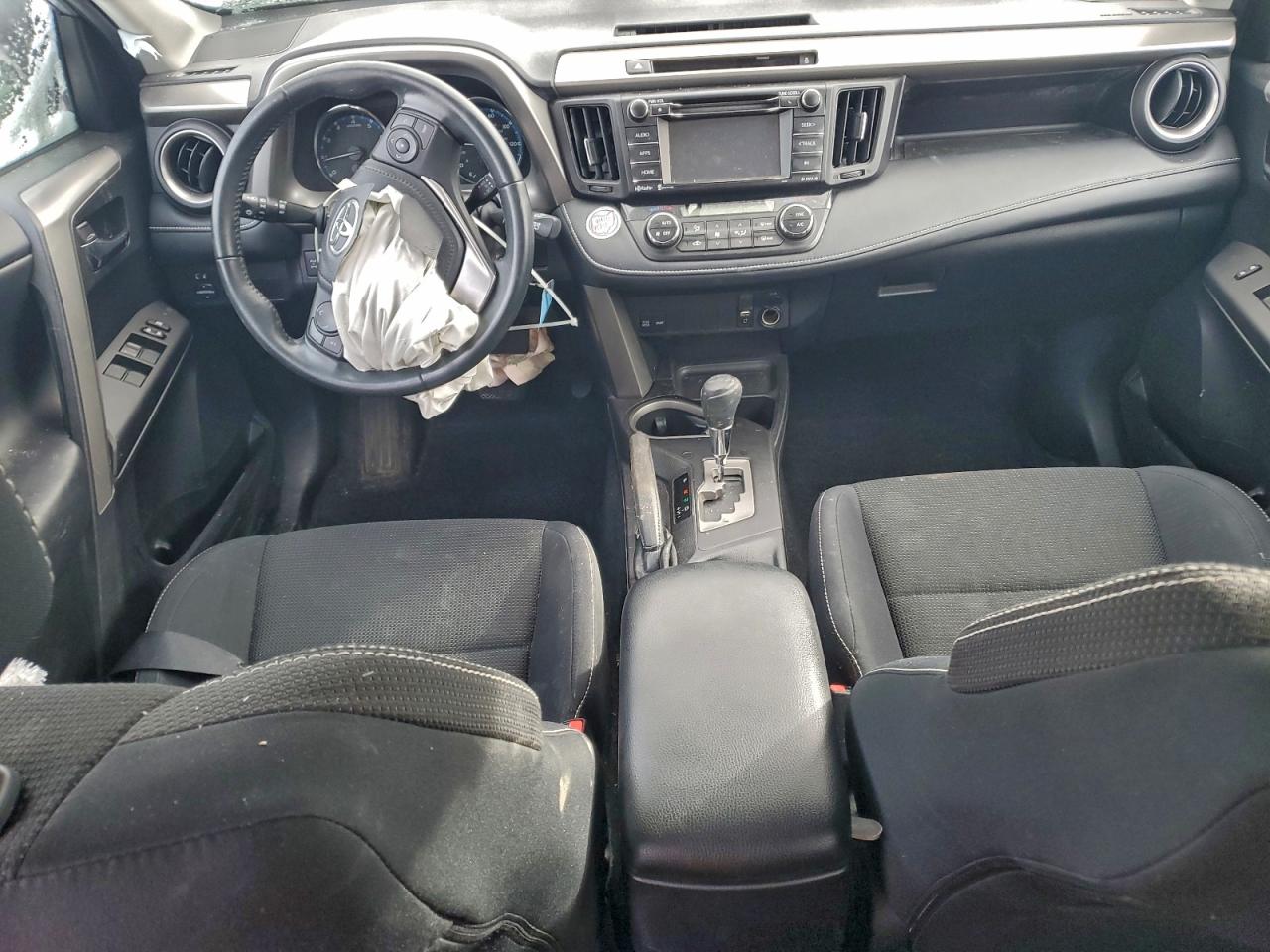 2016 TOYOTA RAV4 XLE photo 8