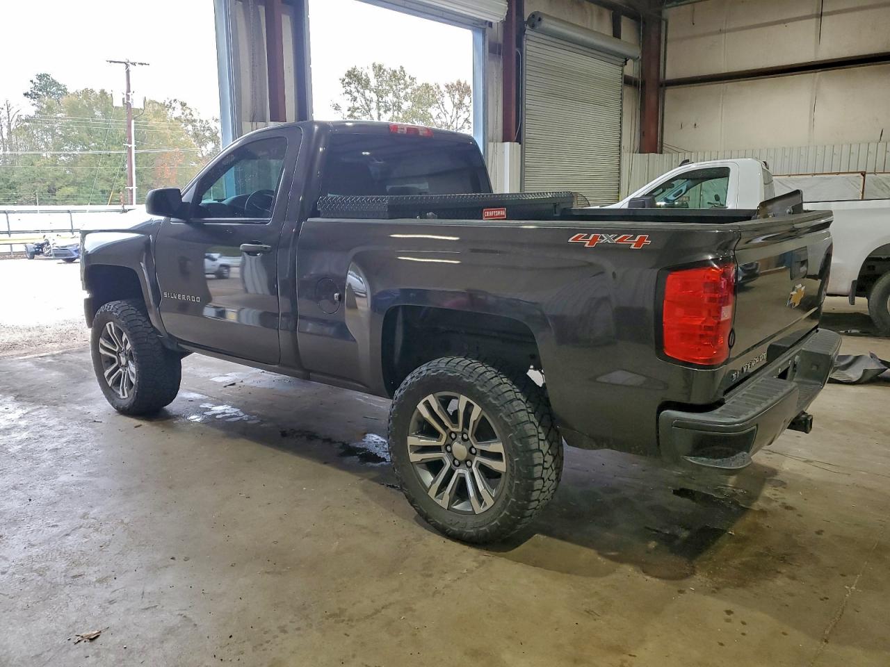 2015 CHEVROLET SILVERADO K1500 photo 2