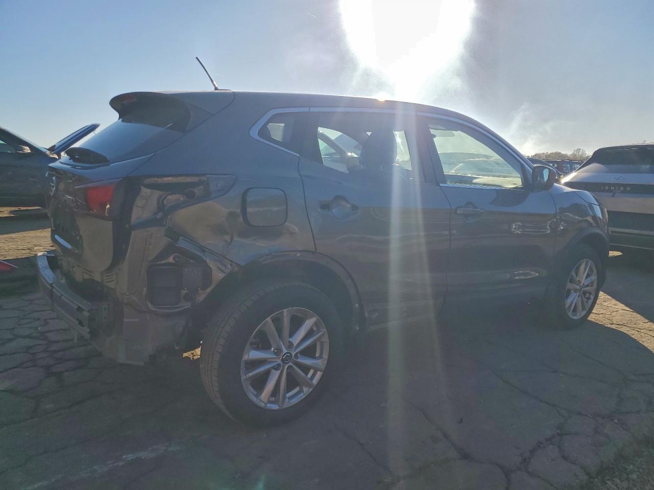 2019 NISSAN ROGUE SPORT S photo 3