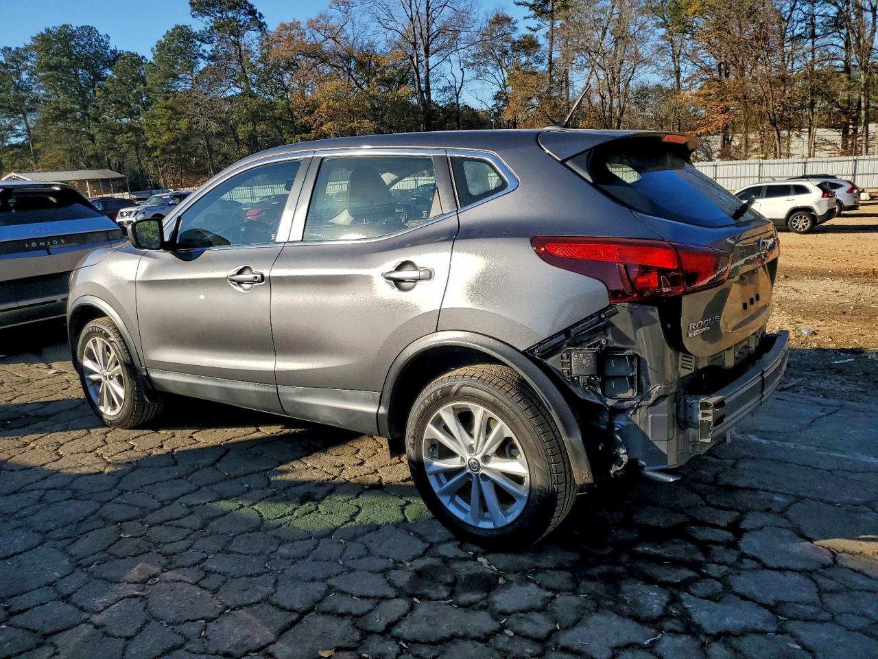 2019 NISSAN ROGUE SPORT S photo 2