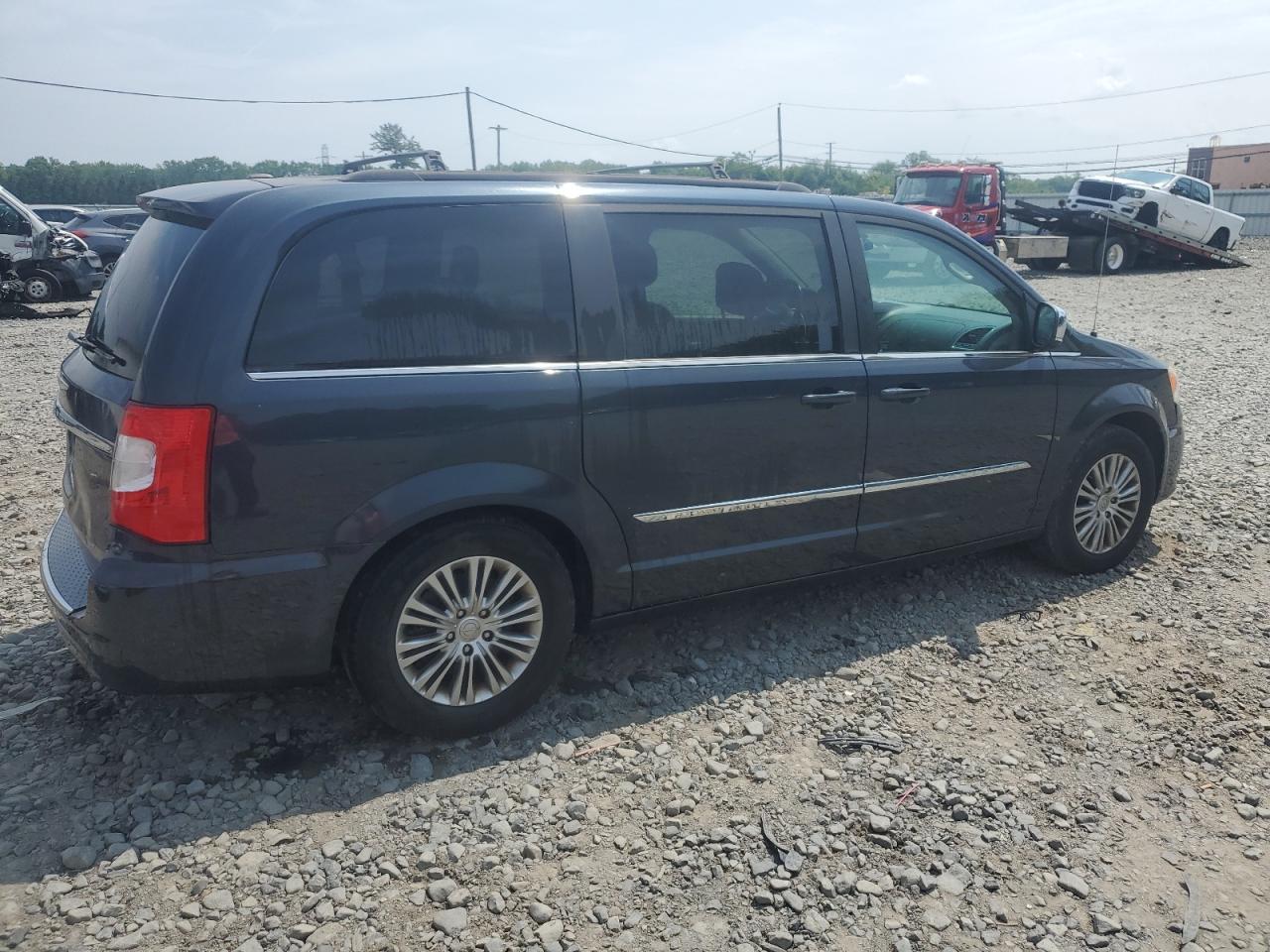 2013 CHRYSLER TOWN & COUNTRY TOURING L photo 3