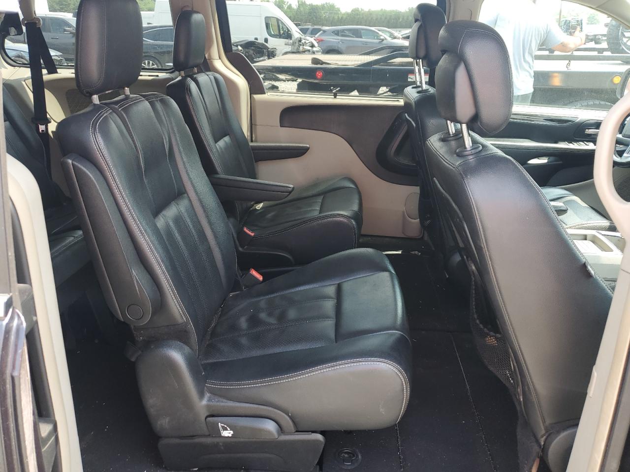 2013 CHRYSLER TOWN & COUNTRY TOURING L photo 11