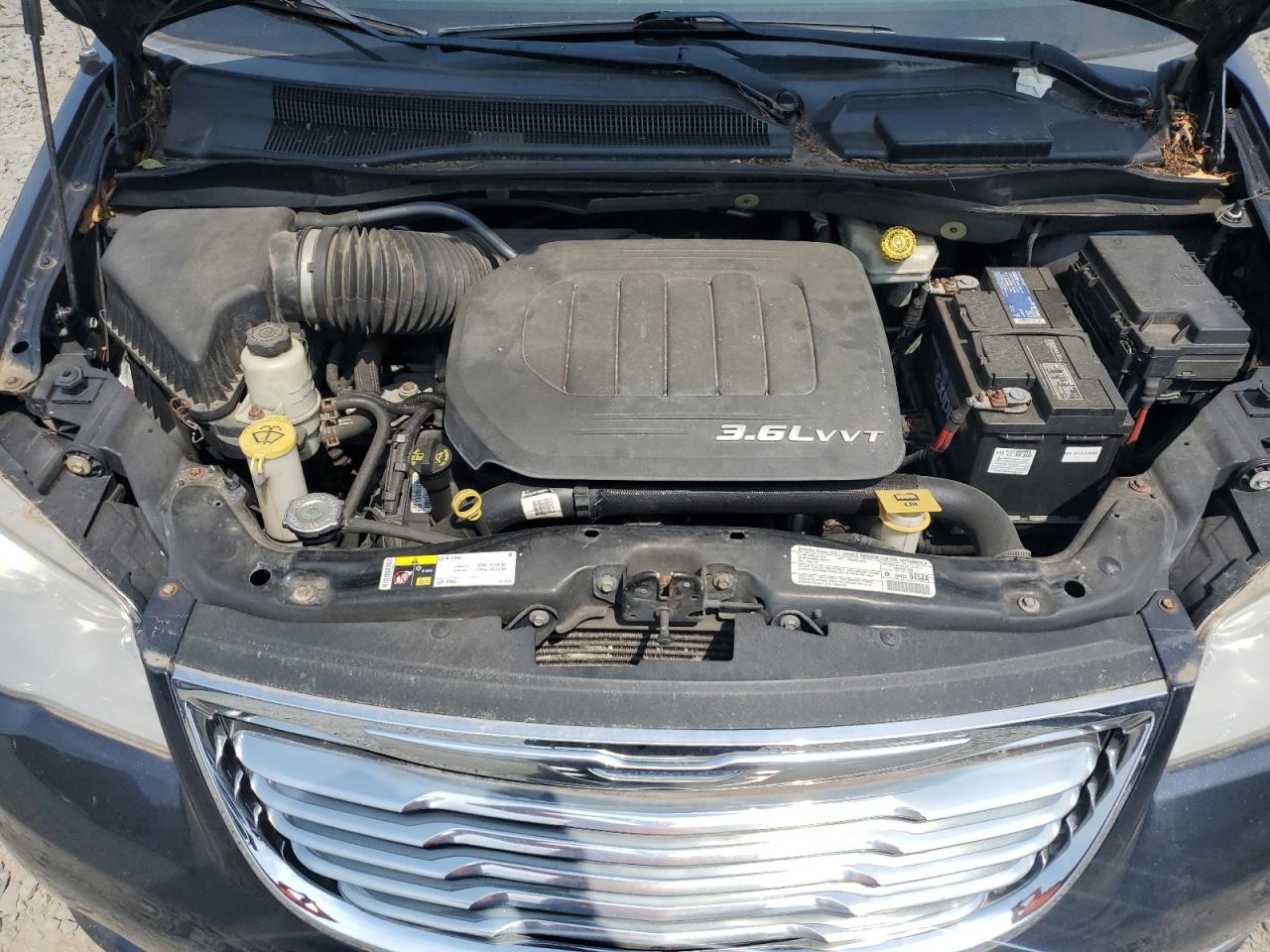 2013 CHRYSLER TOWN & COUNTRY TOURING L photo 12