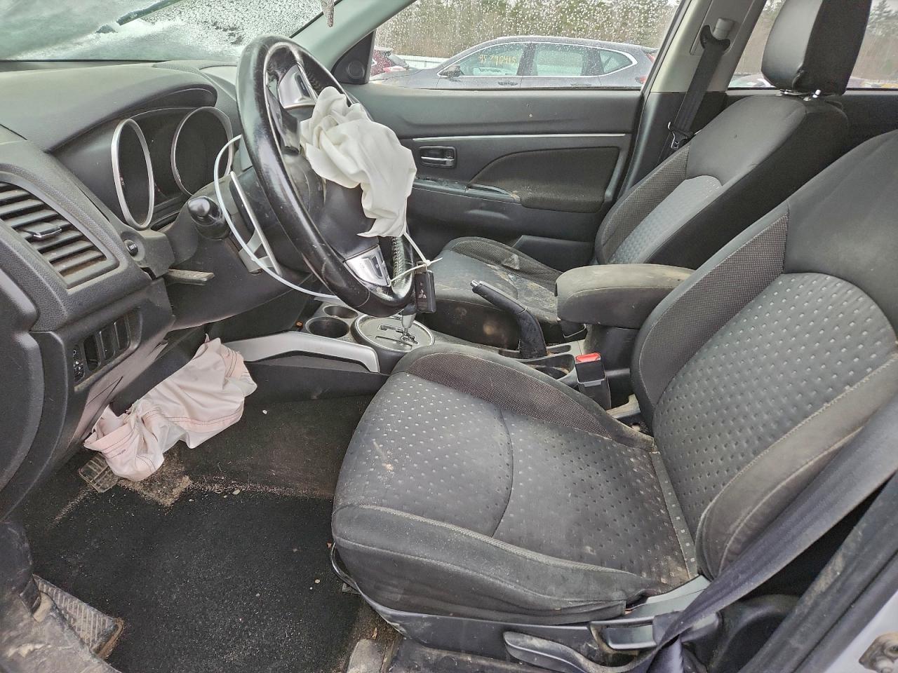 2011 MITSUBISHI OUTLANDER SPORT SE photo 13