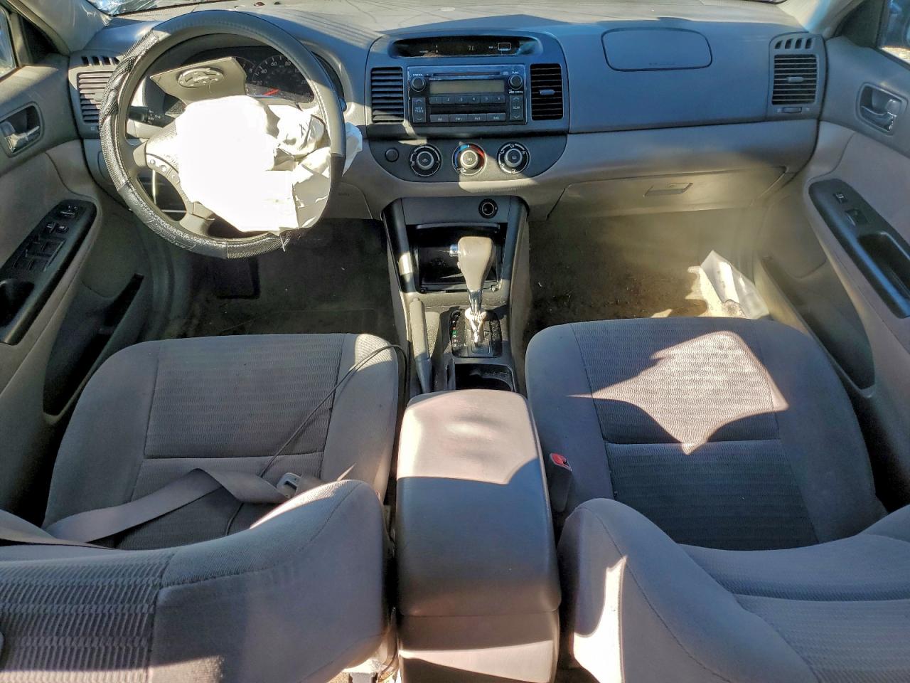 2005 TOYOTA CAMRY LE photo 8
