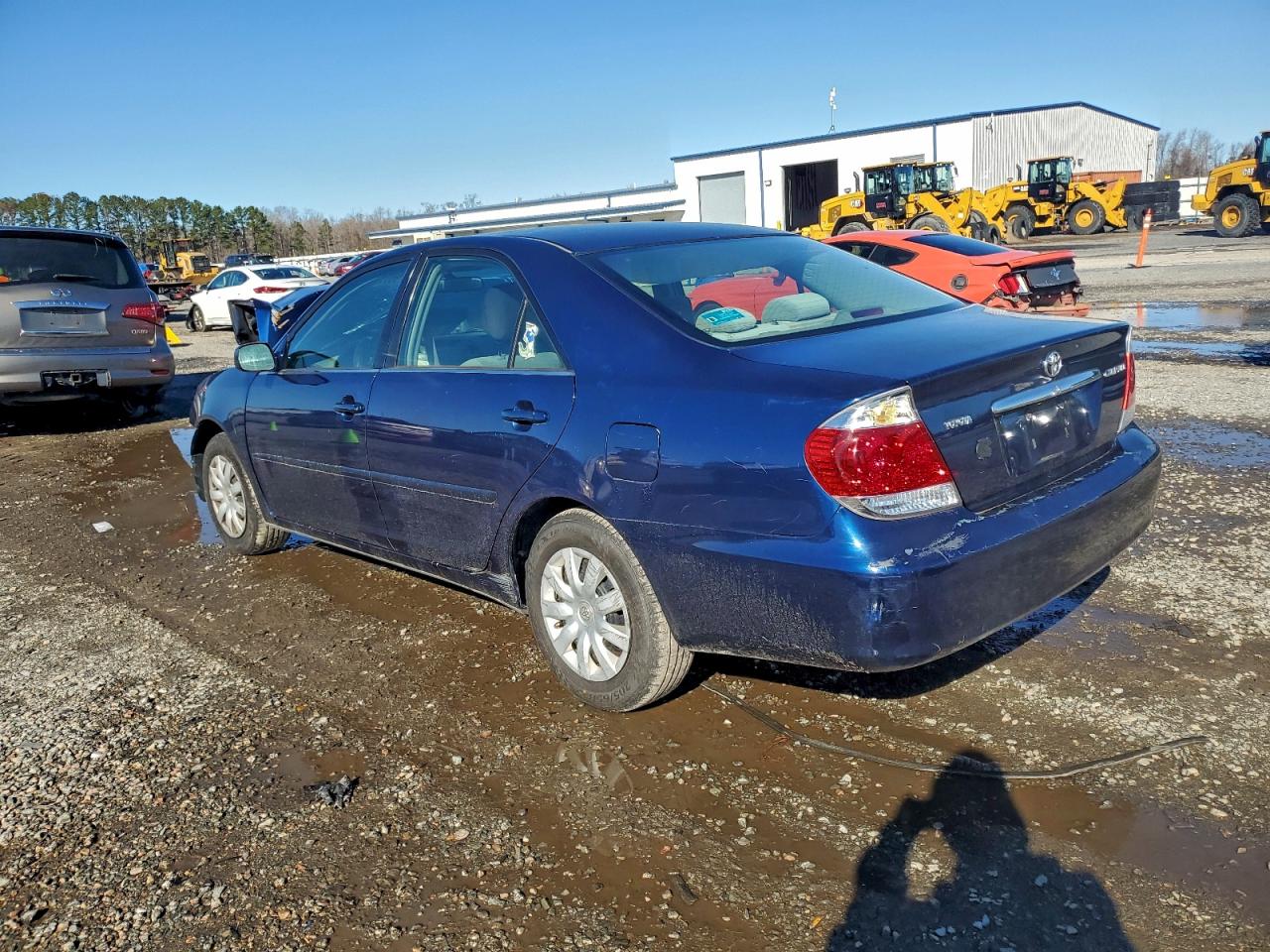 2005 TOYOTA CAMRY LE photo 2