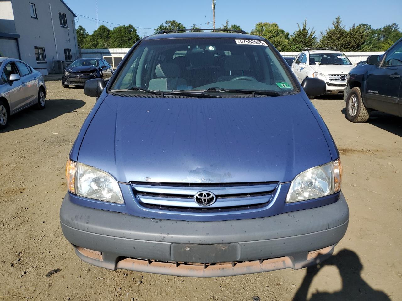 2003 TOYOTA SIENNA LE photo 5