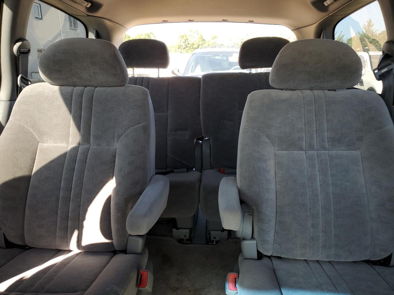 2003 TOYOTA SIENNA LE photo 10