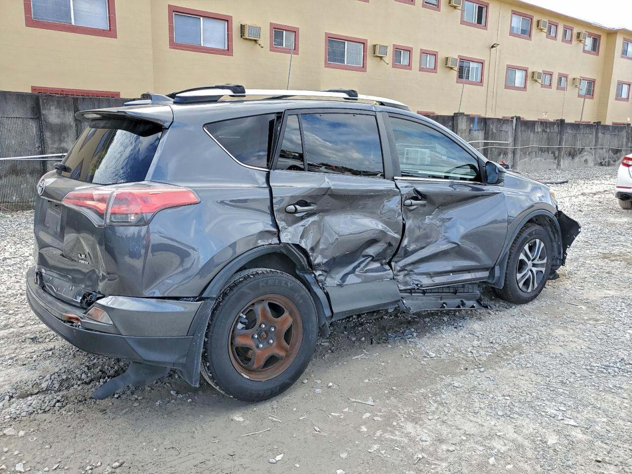 2017 TOYOTA RAV4 LE photo 3