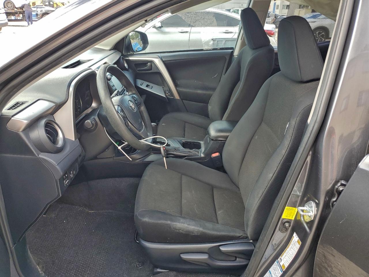 2017 TOYOTA RAV4 LE photo 7