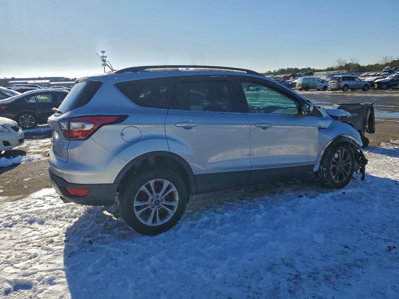 2017 FORD ESCAPE SE photo 3