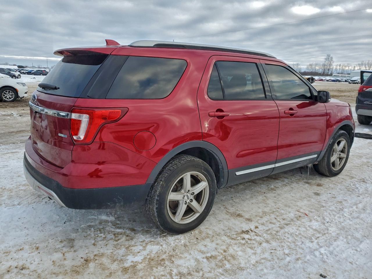 2016 FORD EXPLORER XLT photo 3