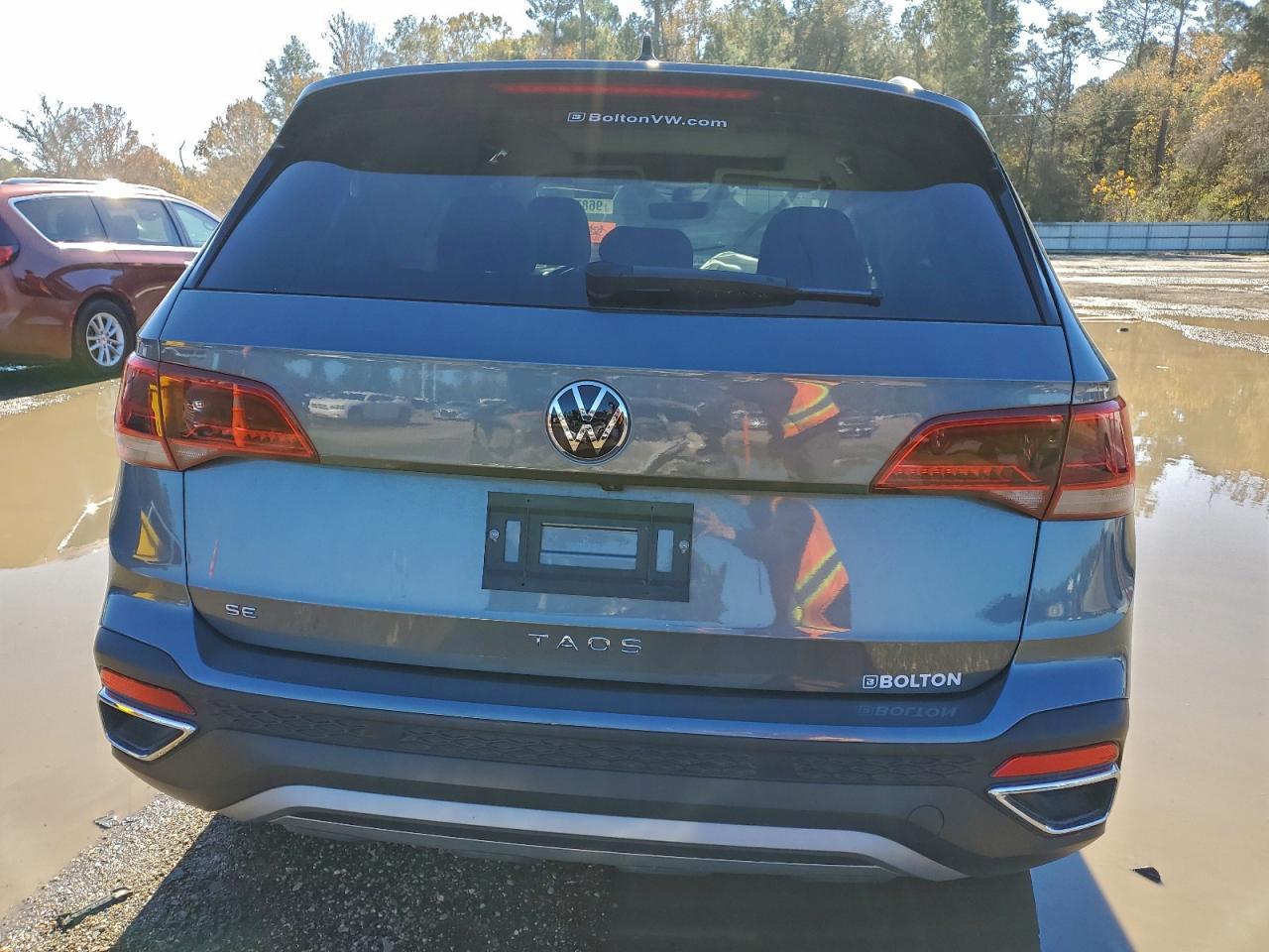 2024 VOLKSWAGEN TAOS SE photo 6