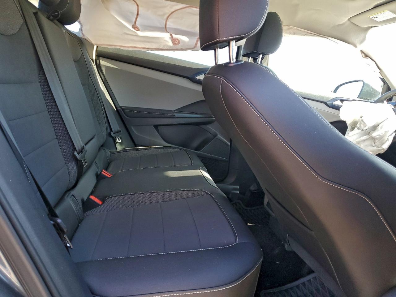 2024 VOLKSWAGEN TAOS SE photo 11
