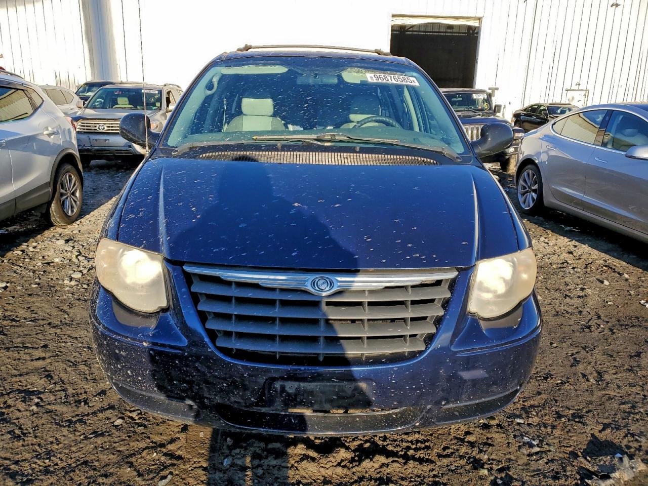 2005 CHRYSLER TOWN & COUNTRY TOURING photo 5