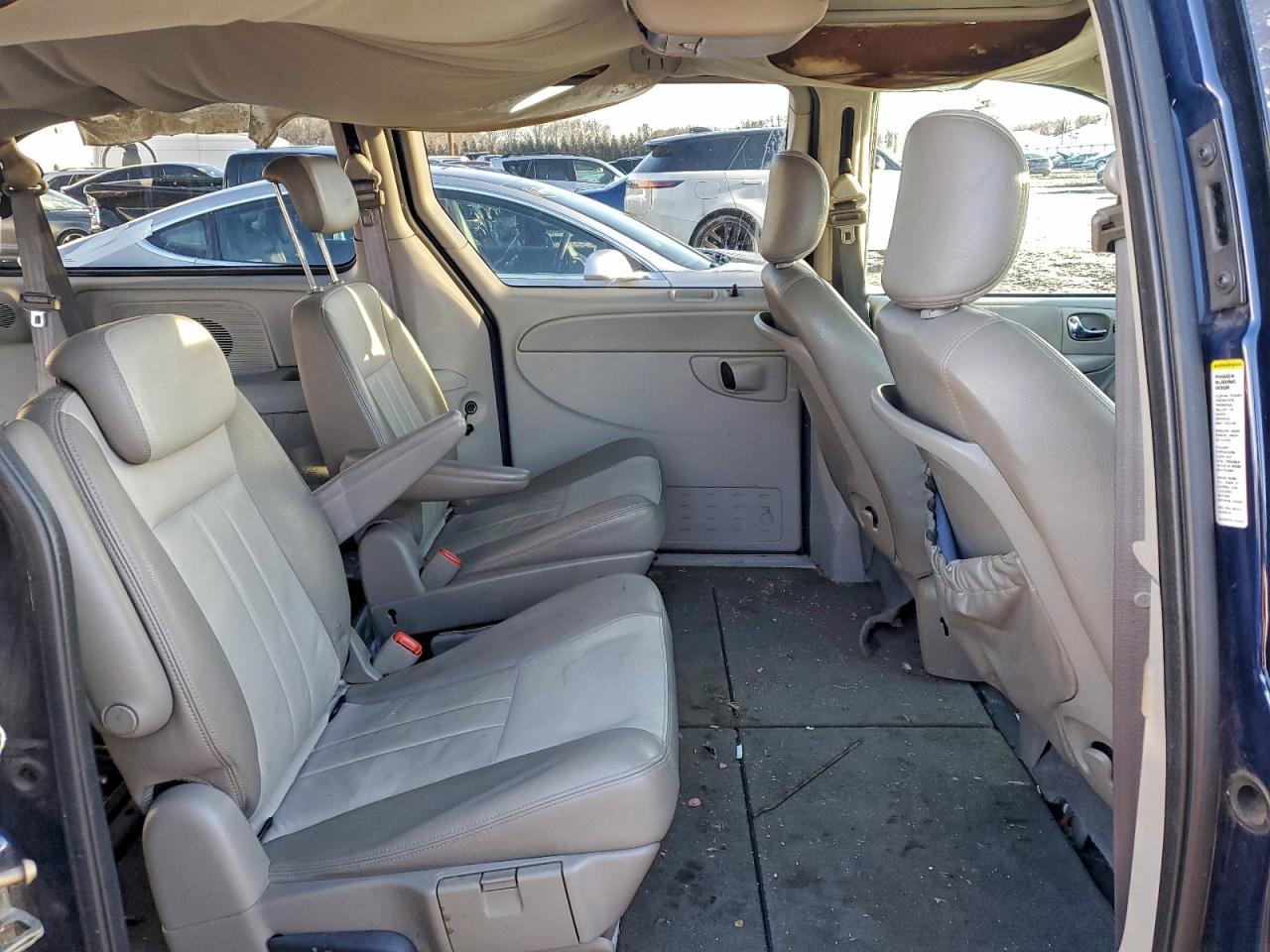 2005 CHRYSLER TOWN & COUNTRY TOURING photo 10