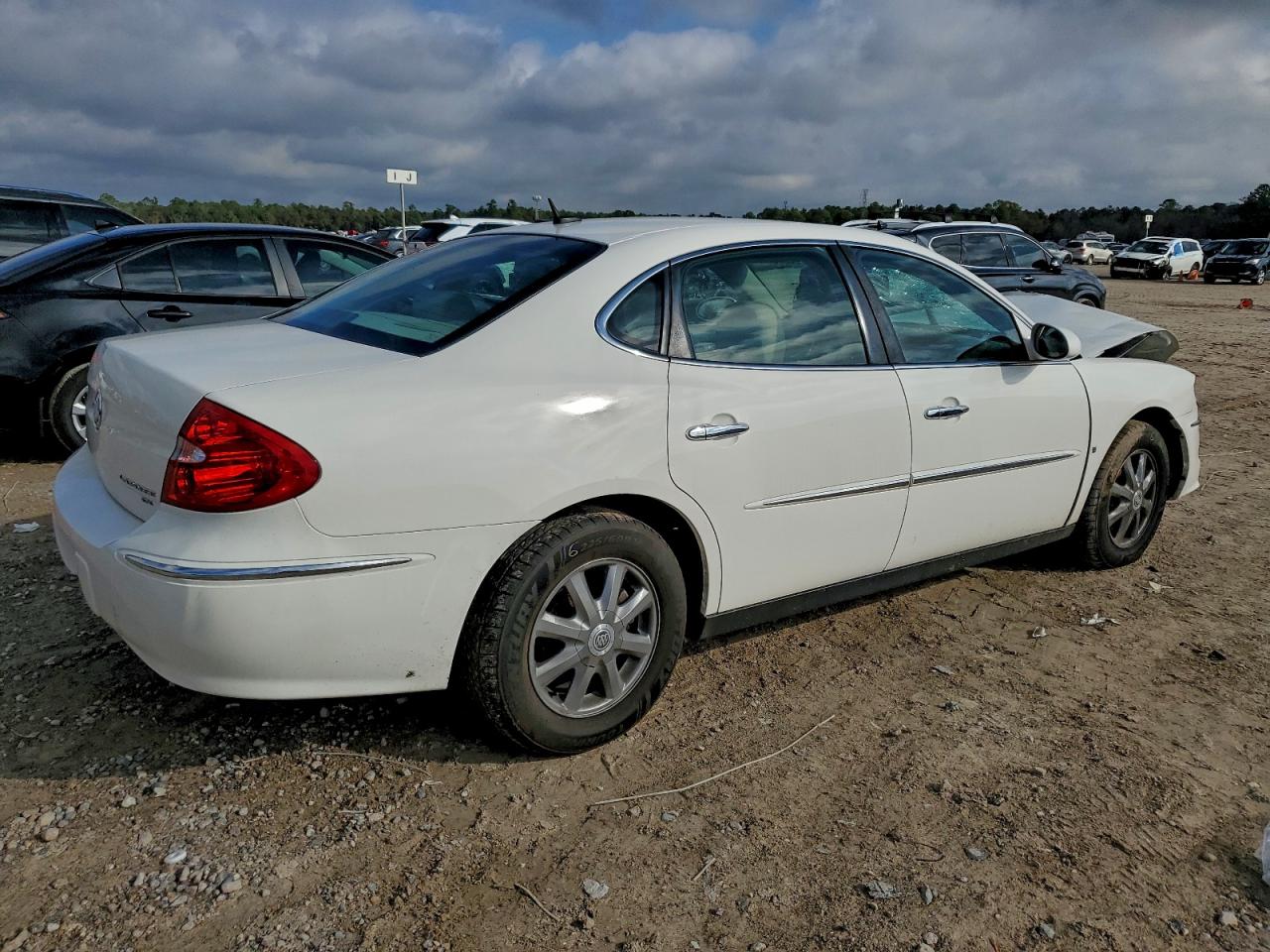 2009 BUICK LACROSSE CX photo 3