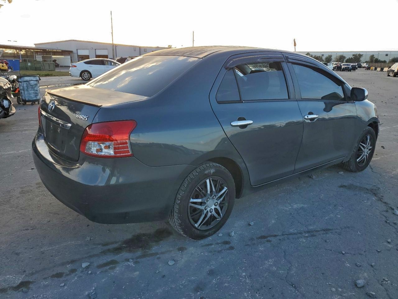 2007 TOYOTA YARIS photo 3