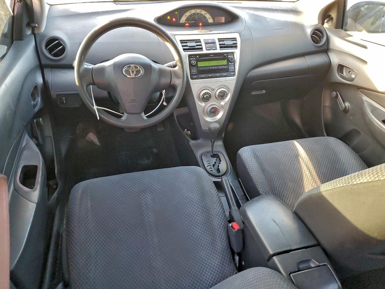 2007 TOYOTA YARIS photo 8