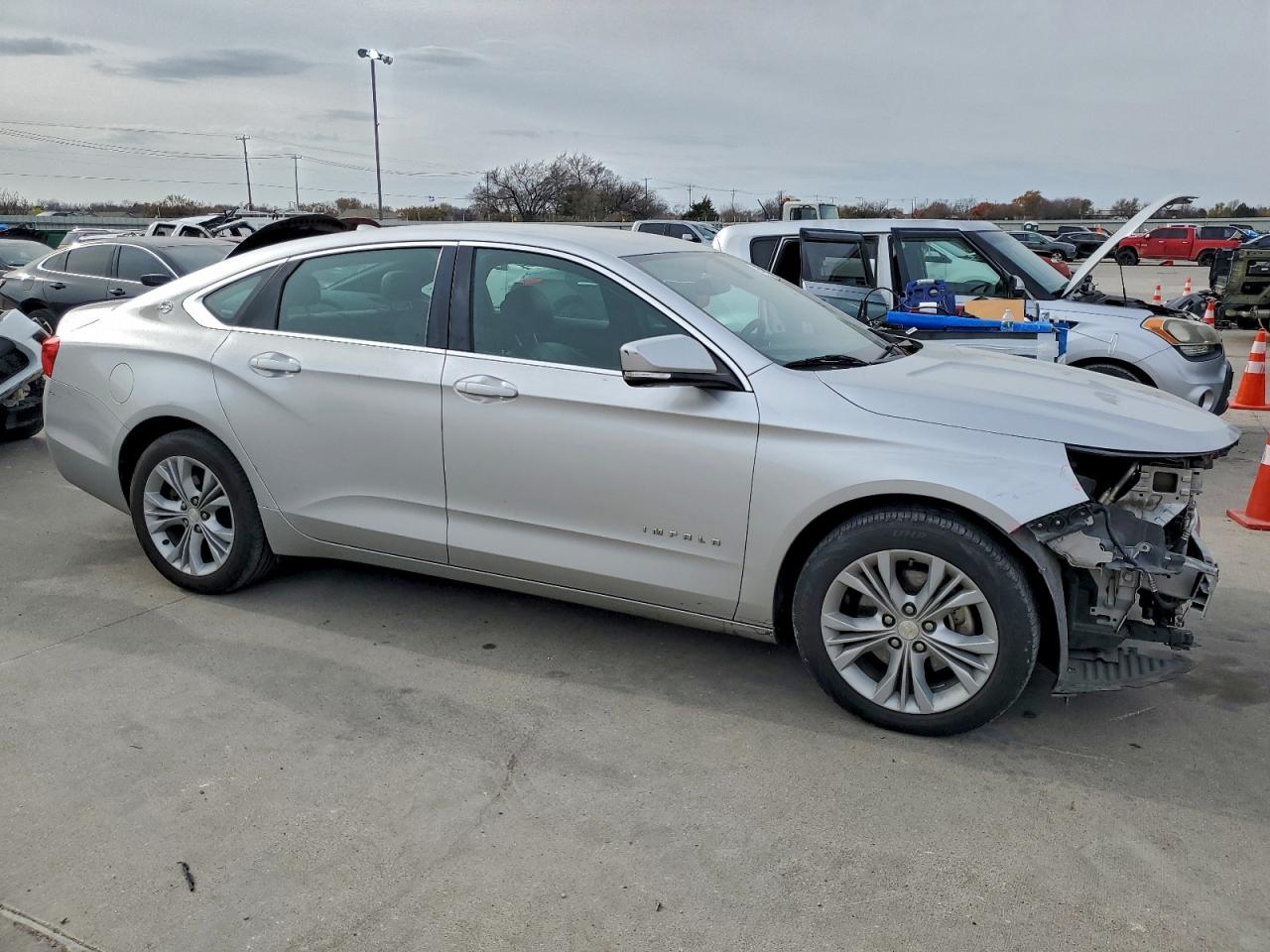 2014 CHEVROLET IMPALA LT photo 4