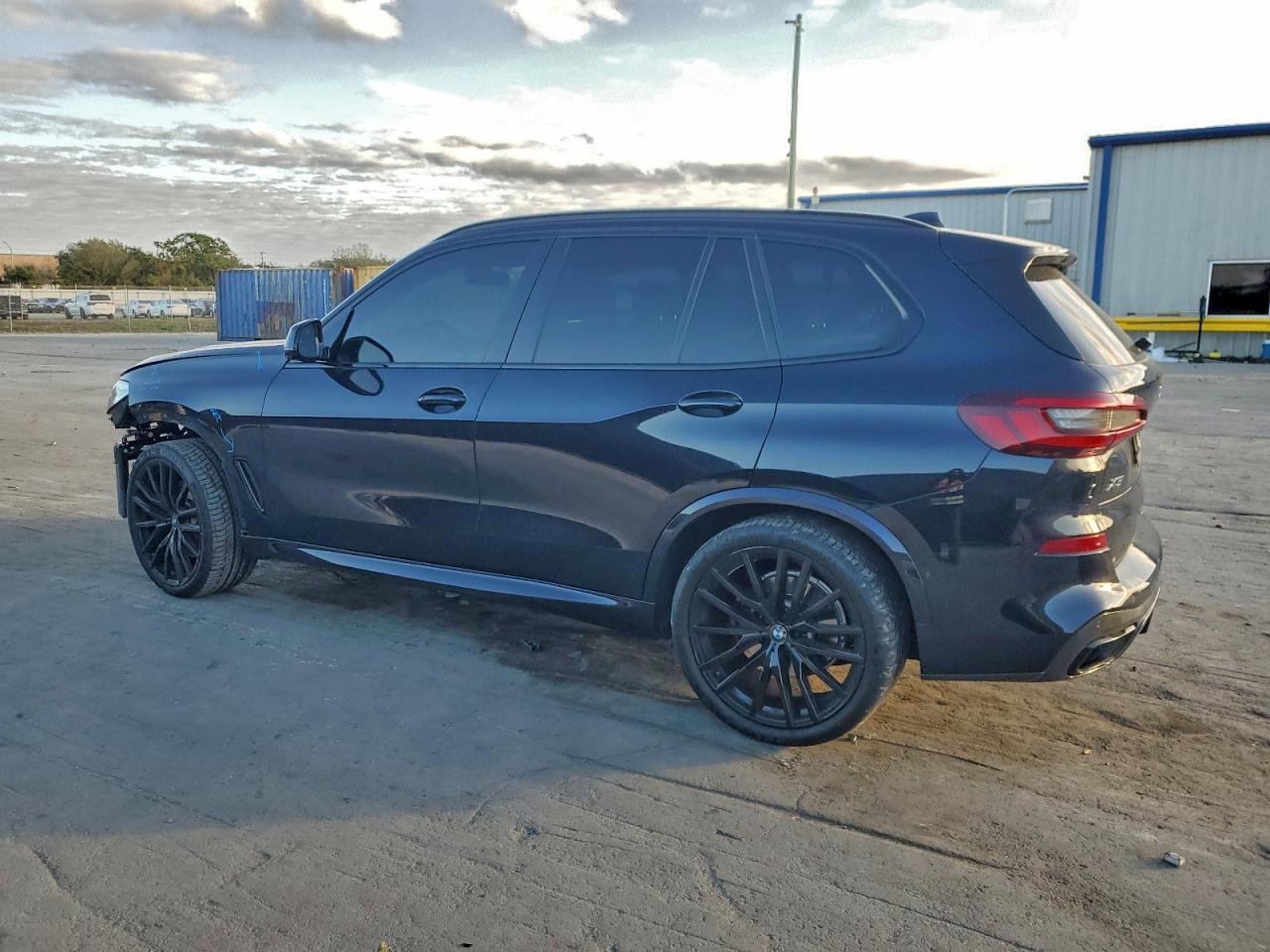 2022 BMW X5 SDRIVE 40I photo 2