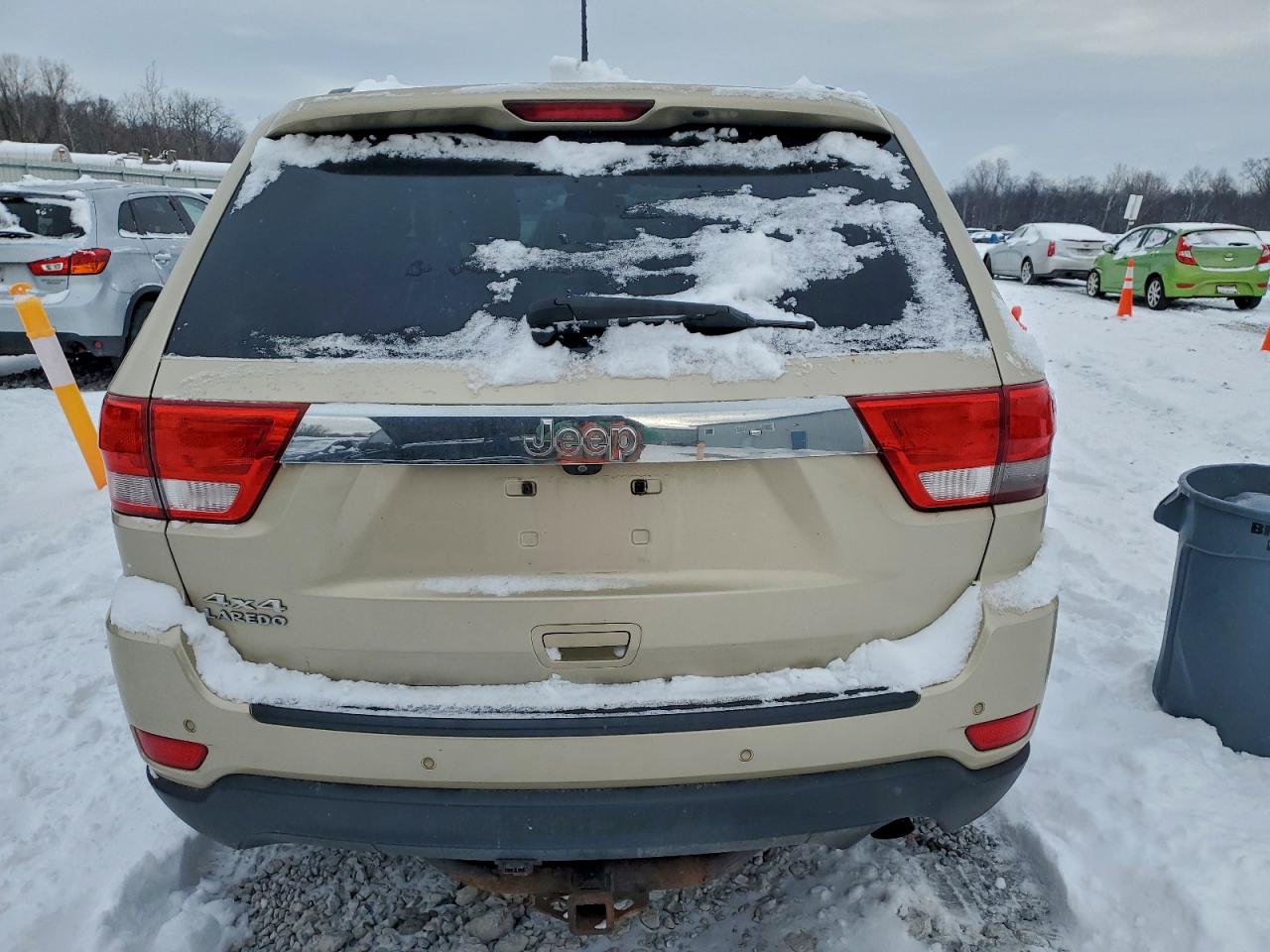 2011 JEEP GRAND CHEROKEE LAREDO photo 6