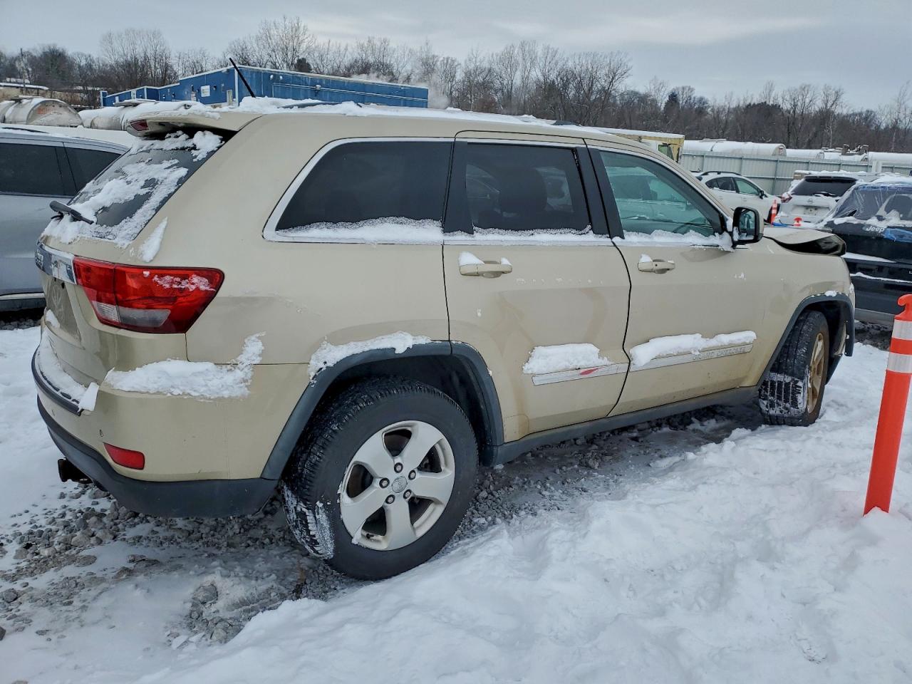 2011 JEEP GRAND CHEROKEE LAREDO photo 3