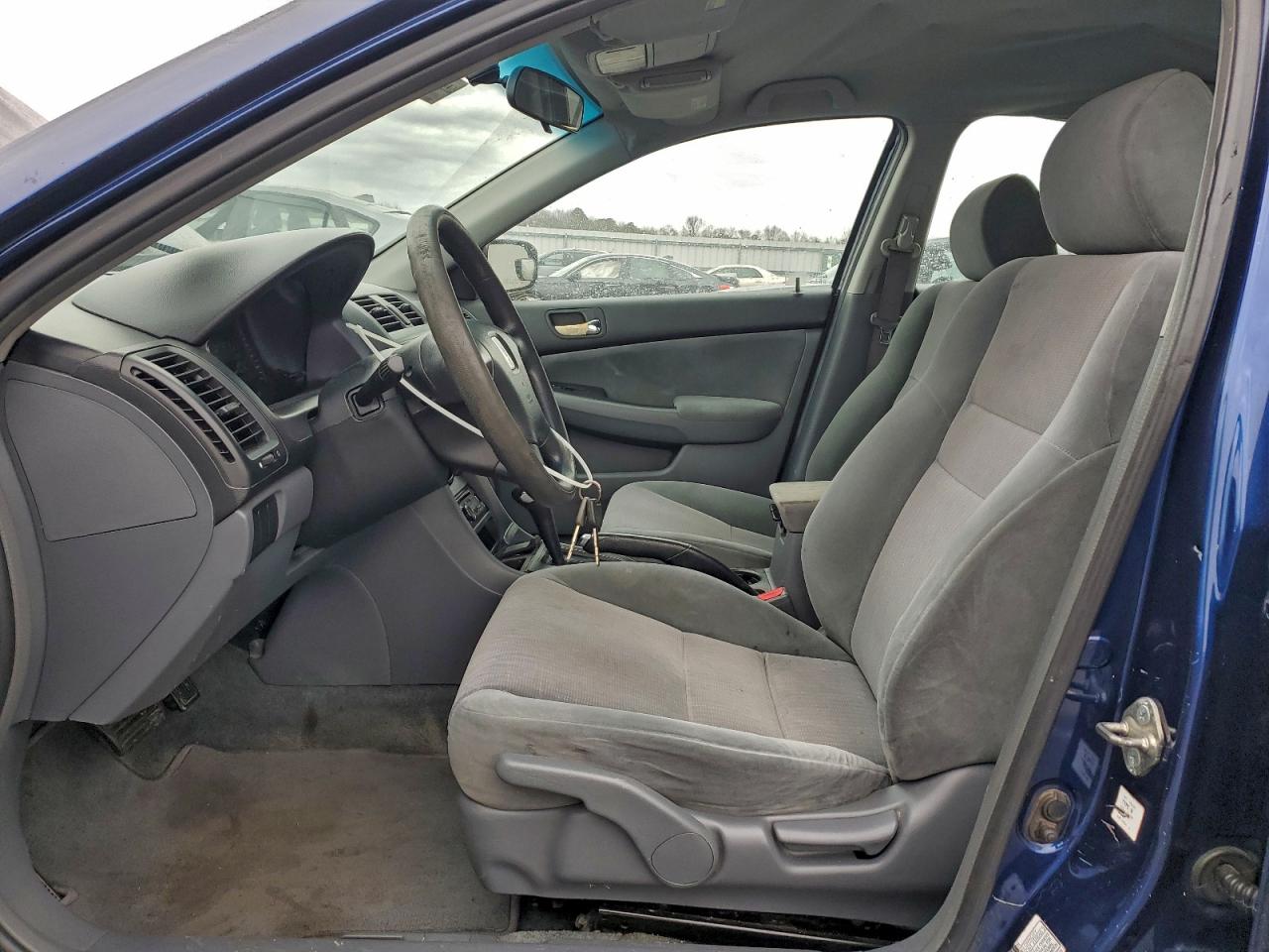 2003 HONDA ACCORD LX photo 7