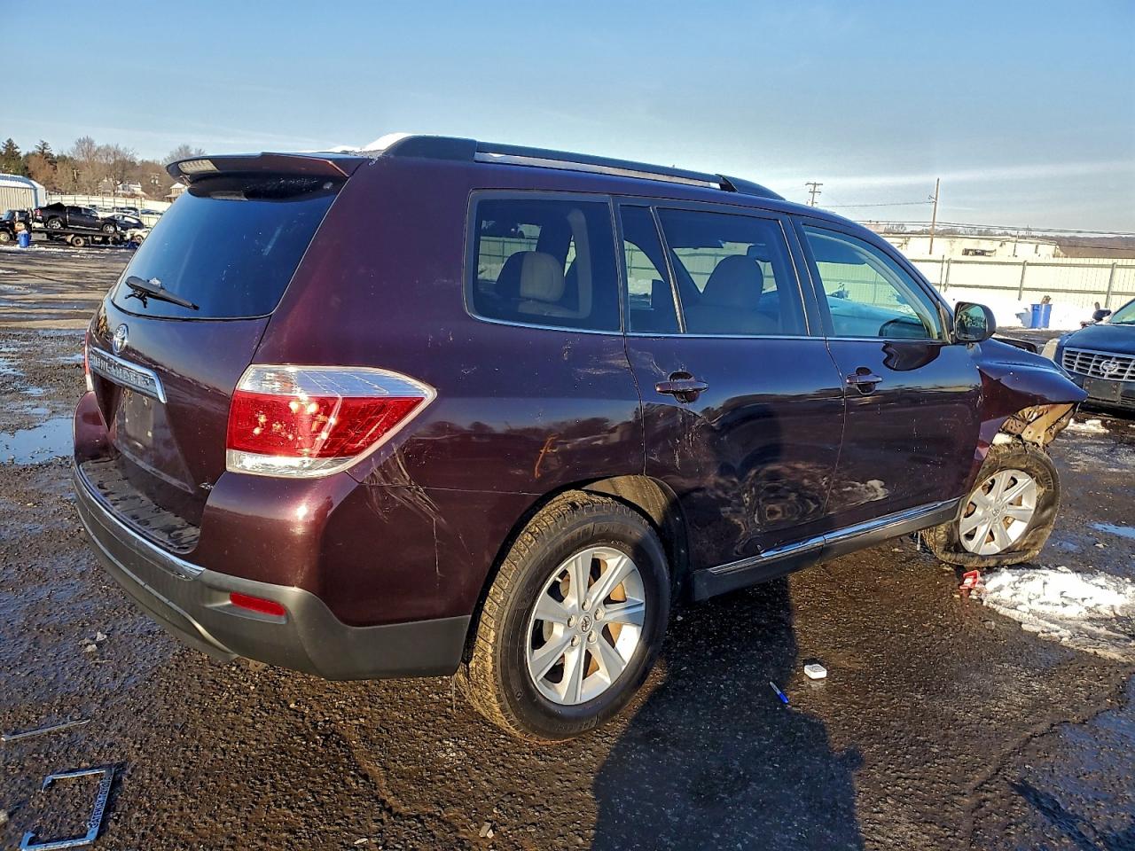 2011 TOYOTA HIGHLANDER BASE photo 3