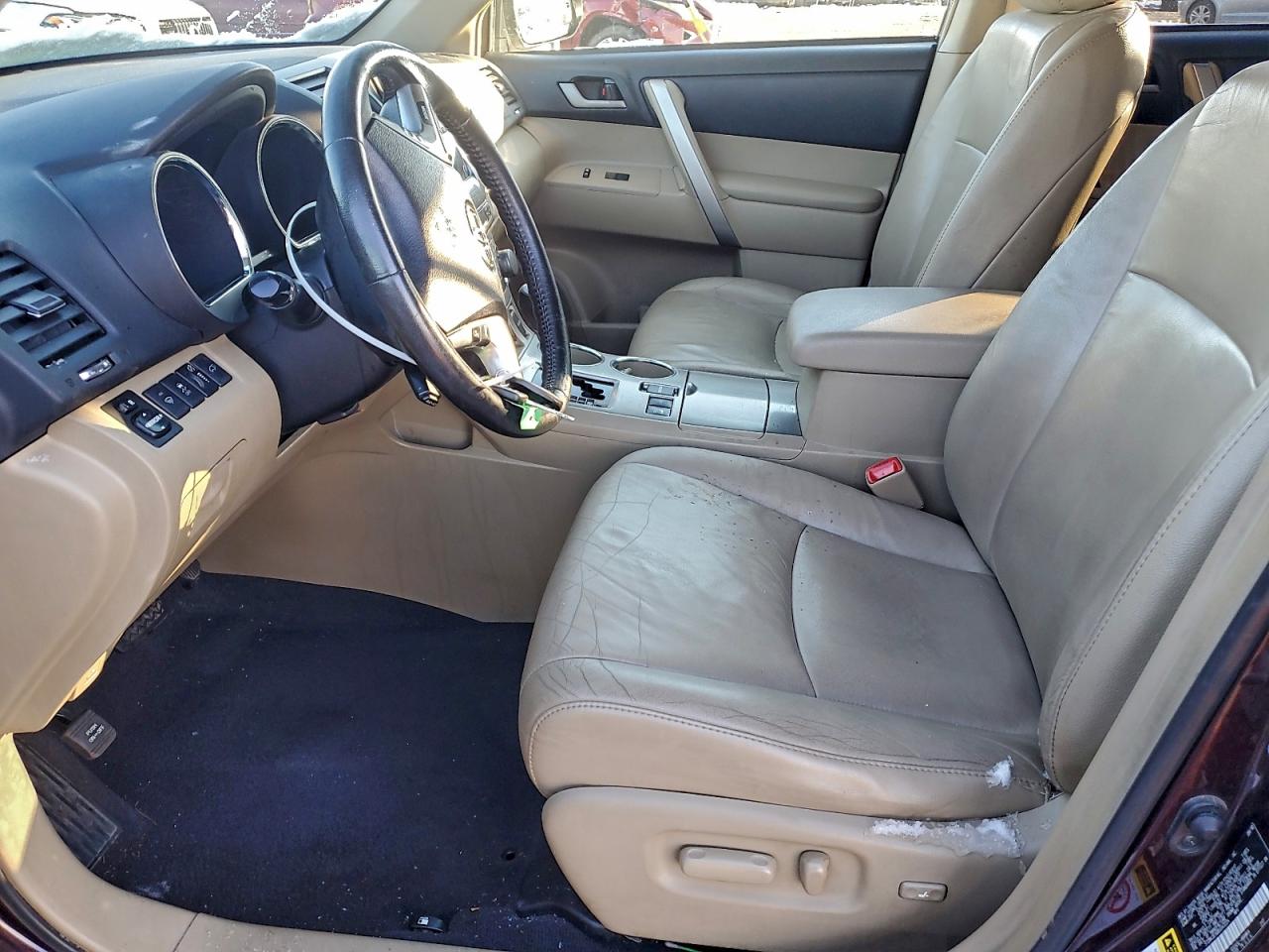 2011 TOYOTA HIGHLANDER BASE photo 7
