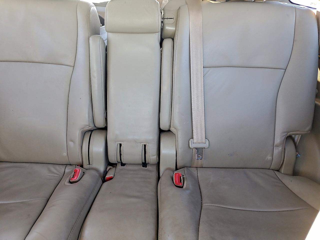 2011 TOYOTA HIGHLANDER BASE photo 10