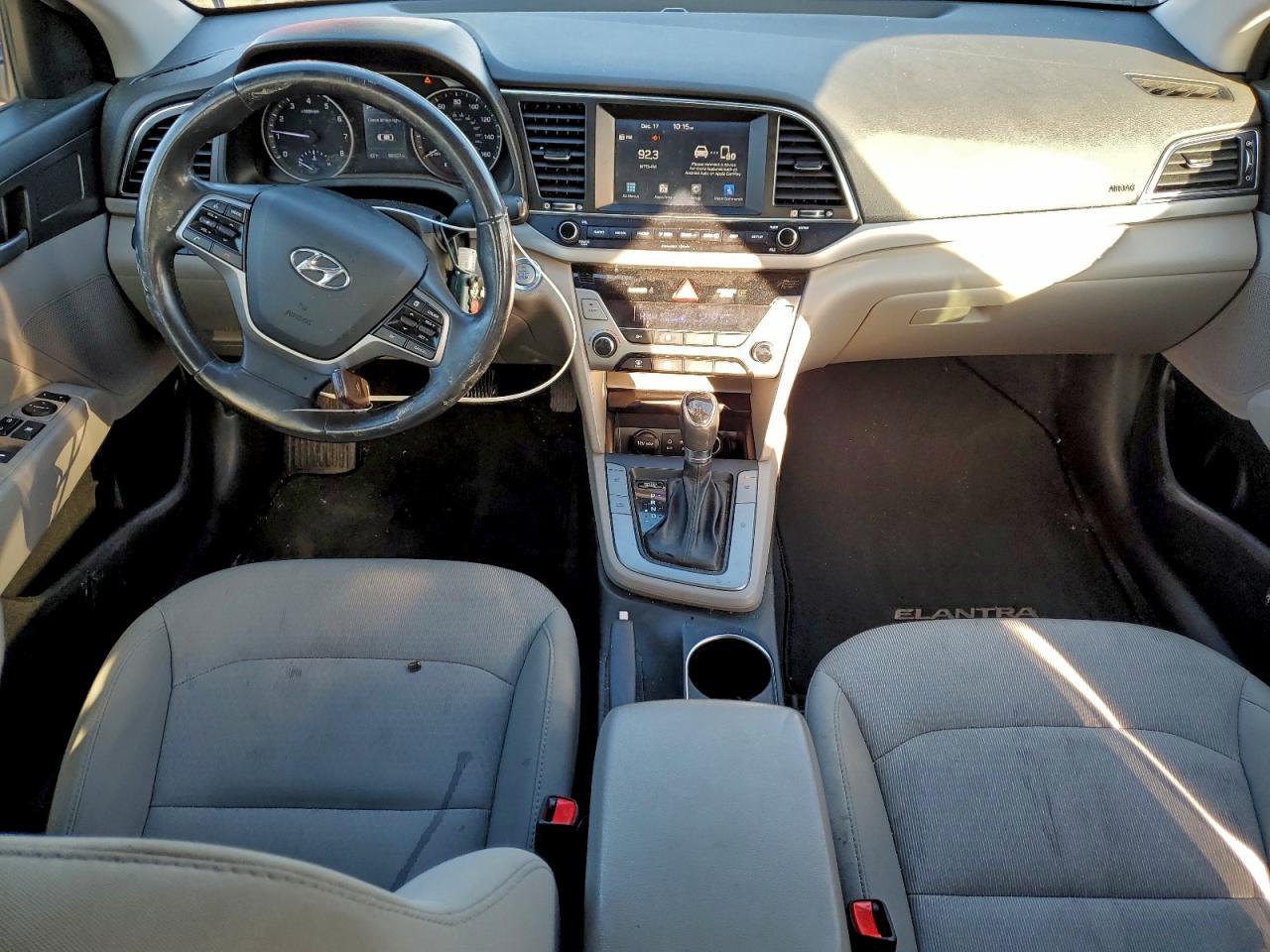 2018 HYUNDAI ELANTRA SEL photo 8