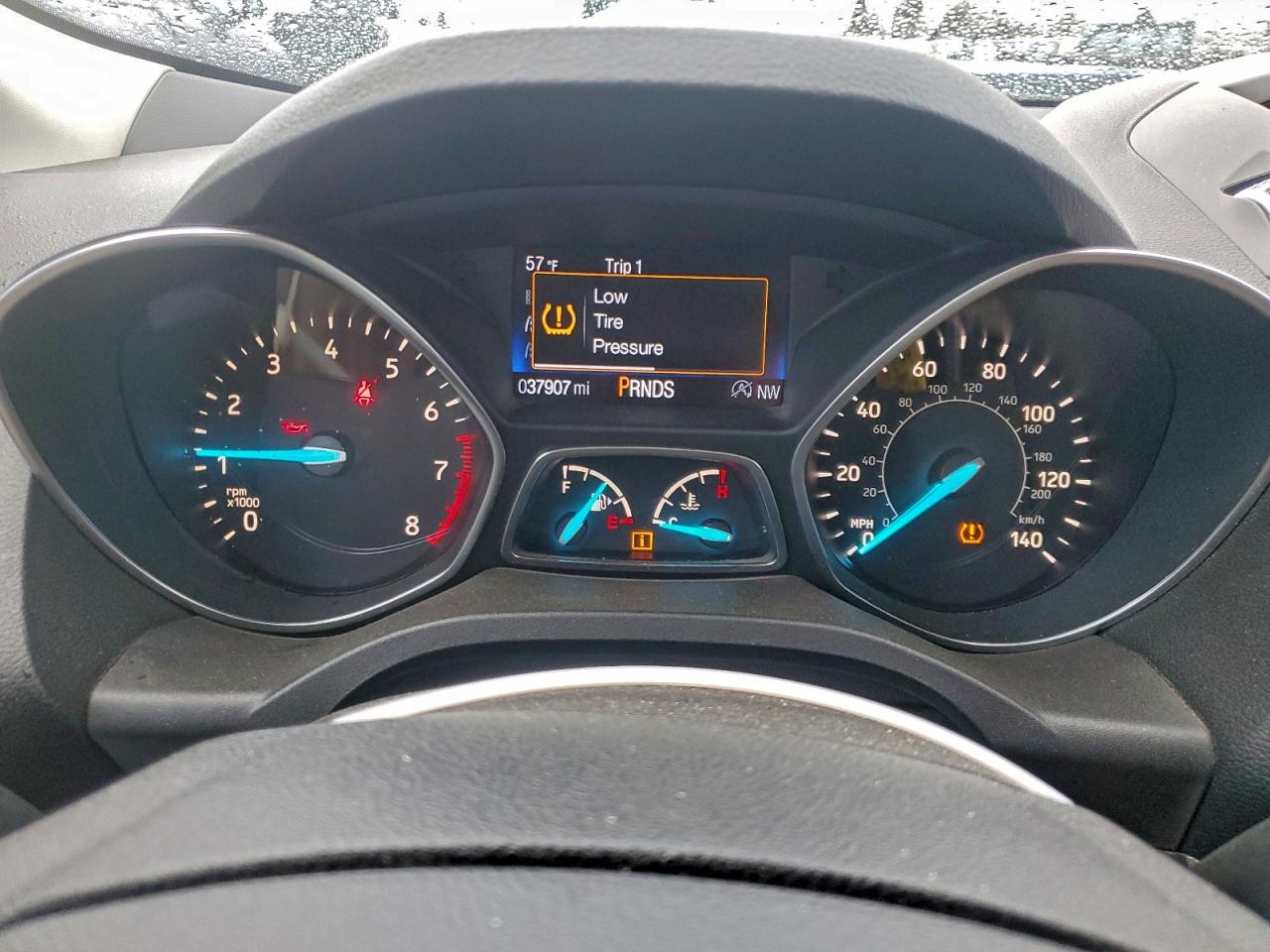 2017 FORD ESCAPE SE photo 9