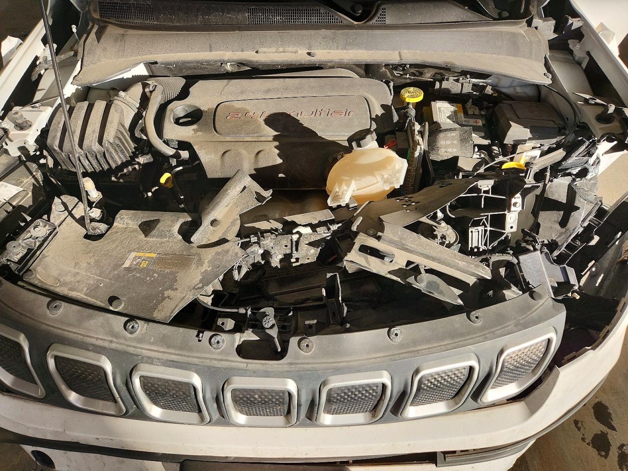 2022 JEEP COMPASS LATITUDE LUX photo 12