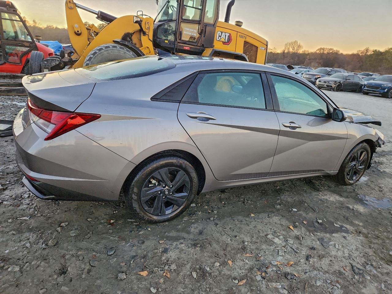 2022 HYUNDAI ELANTRA BLUE photo 3