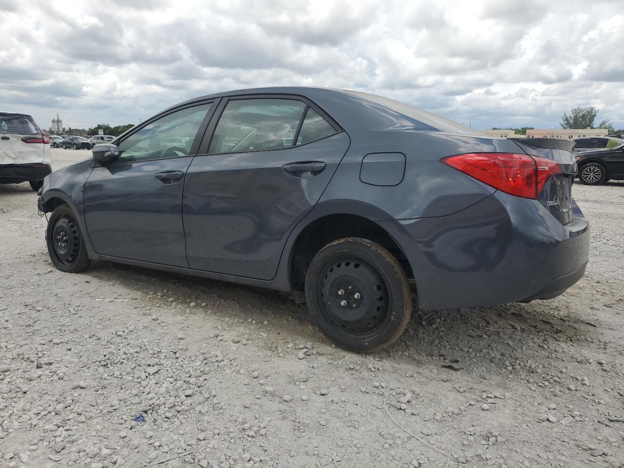2019 TOYOTA COROLLA L photo 2