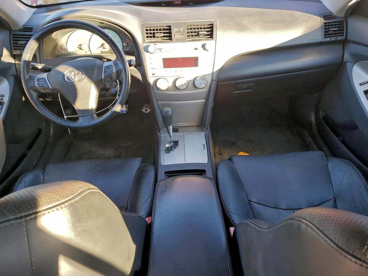 2010 TOYOTA CAMRY BASE photo 8