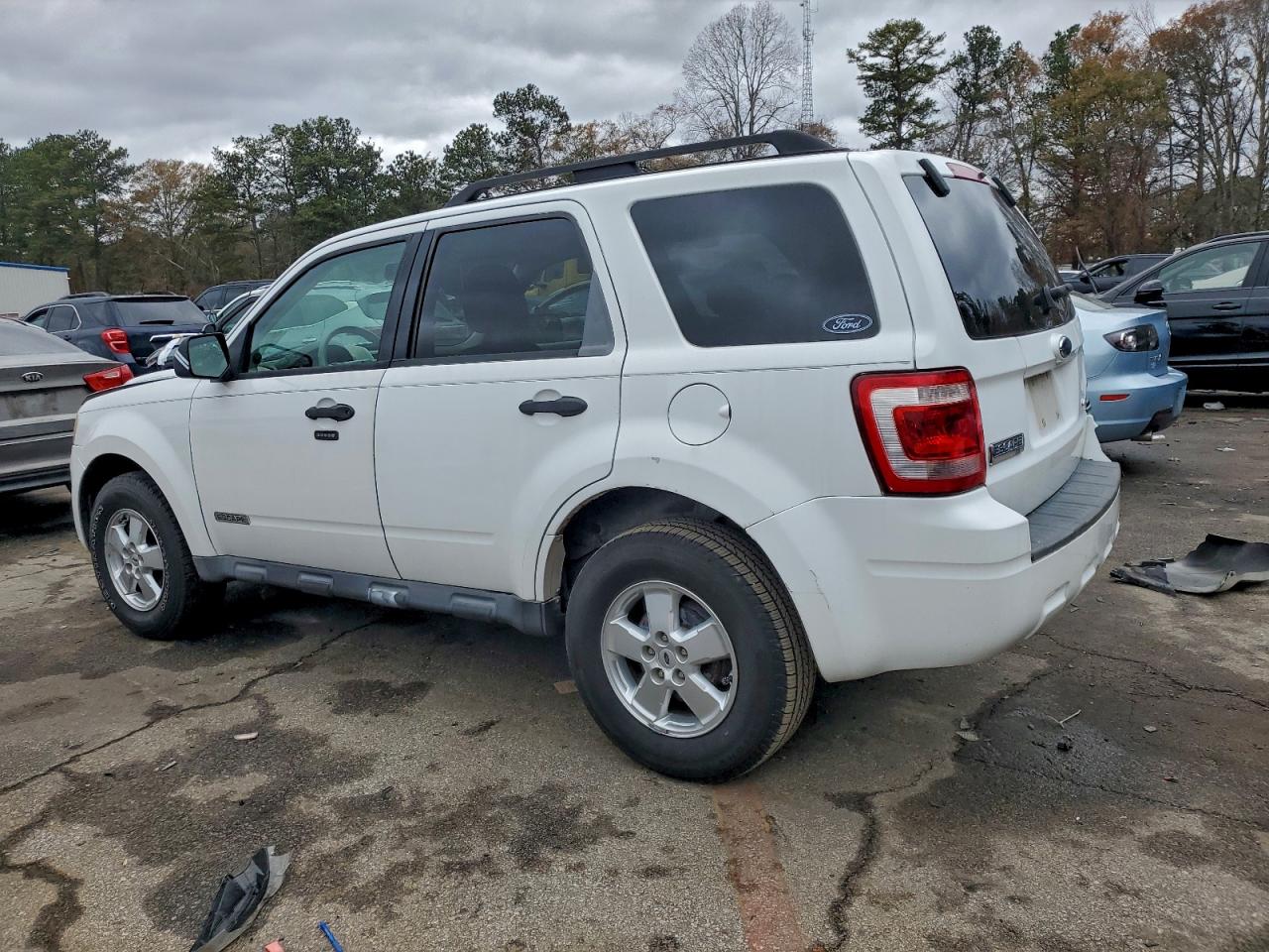 2008 FORD ESCAPE XLT photo 2