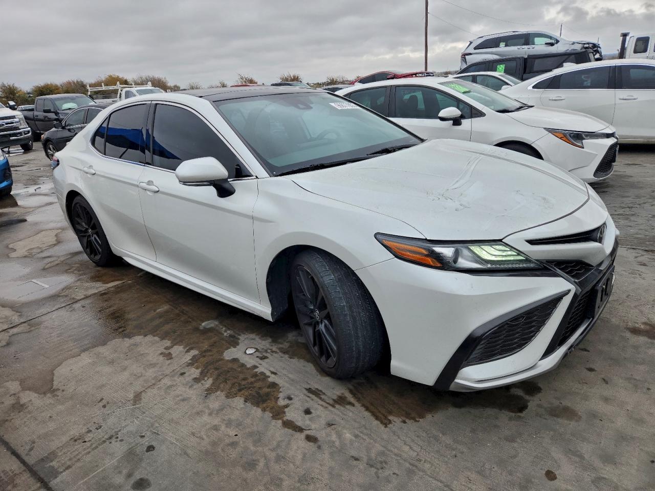 2021 TOYOTA CAMRY XSE photo 4