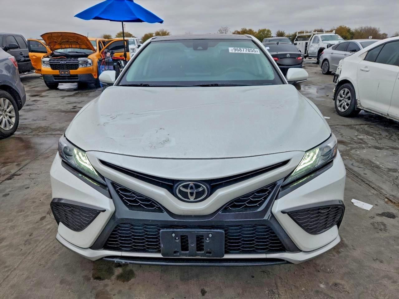 2021 TOYOTA CAMRY XSE photo 5