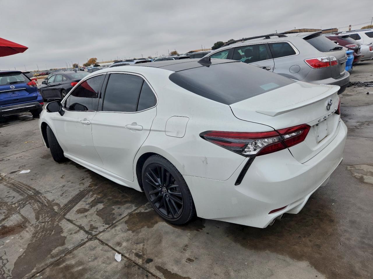 2021 TOYOTA CAMRY XSE photo 2