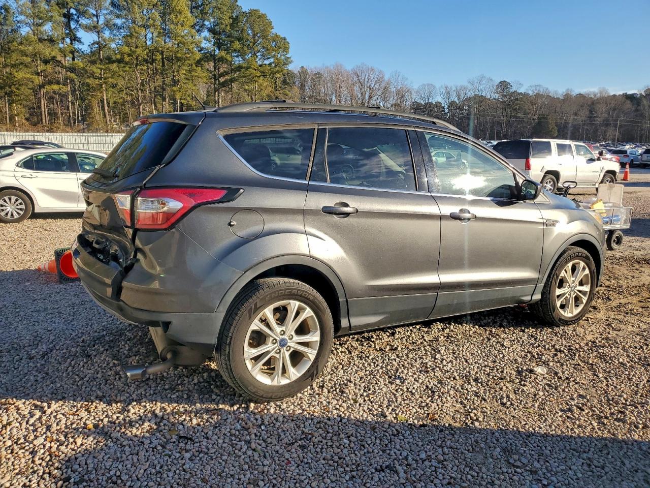 2017 FORD ESCAPE SE photo 3