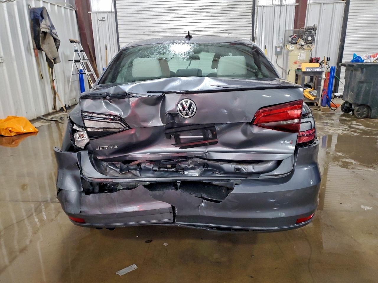 2016 VOLKSWAGEN JETTA SPORT photo 6